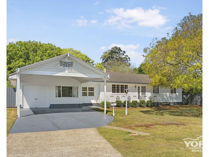10 McIntyre Street, Centenary Heights QLD 4350
