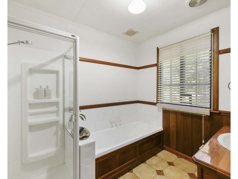 10 McIntyre Street, Centenary Heights QLD 4350