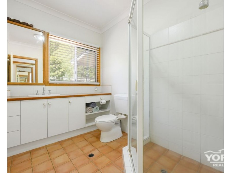 10 McIntyre Street, Centenary Heights QLD 4350