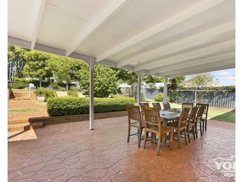10 McIntyre Street, Centenary Heights QLD 4350