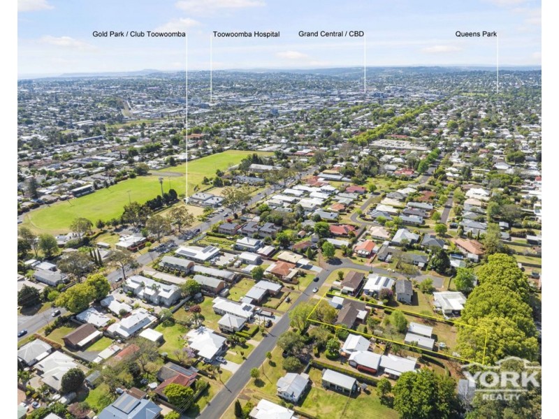 10 McIntyre Street, Centenary Heights QLD 4350