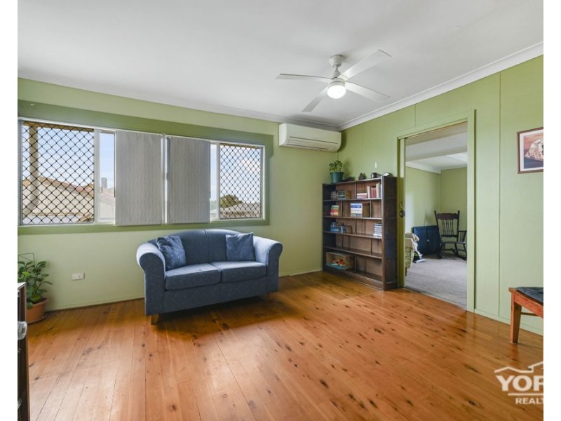 2 Monash Street, Newtown QLD 4350