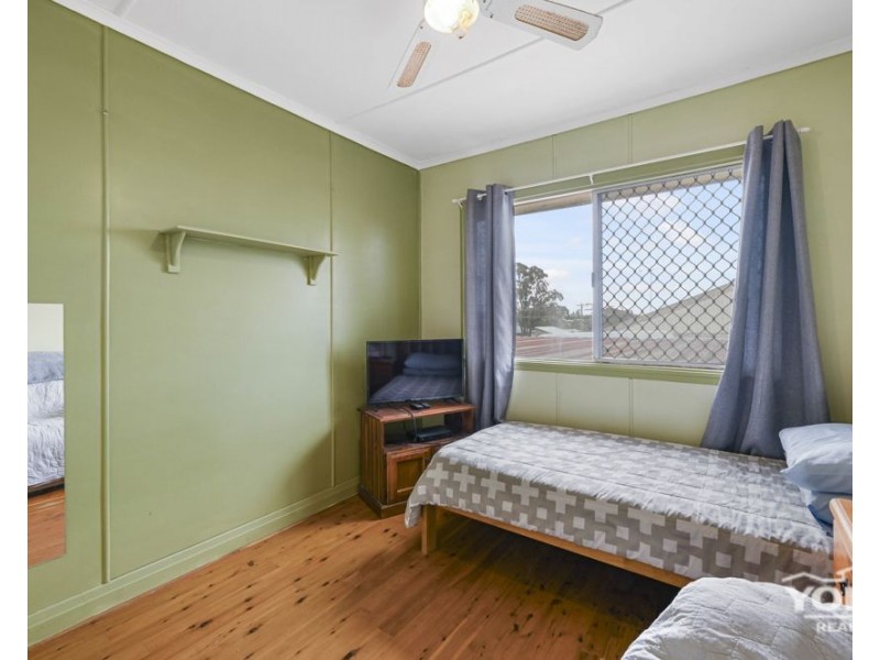 2 Monash Street, Newtown QLD 4350