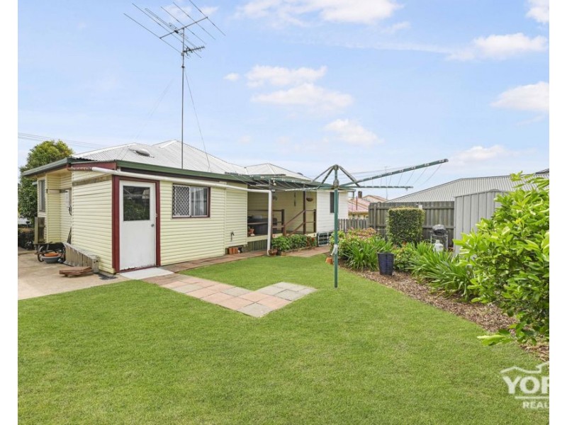 2 Monash Street, Newtown QLD 4350