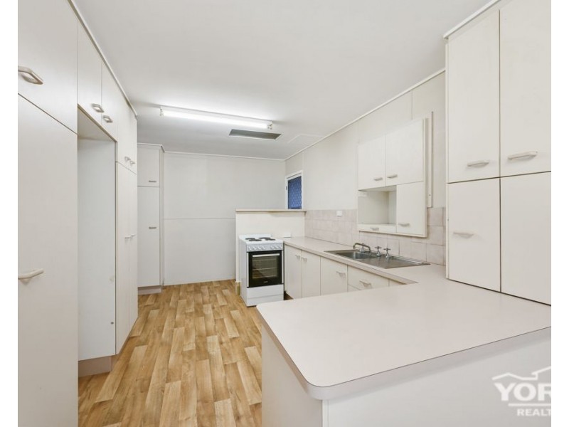 2 Tara Street, Wilsonton QLD 4350