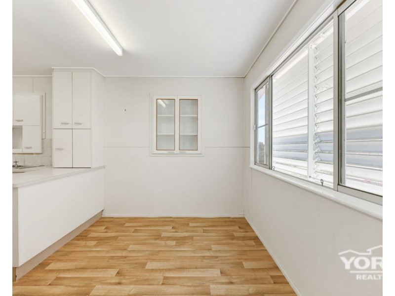 2 Tara Street, Wilsonton QLD 4350