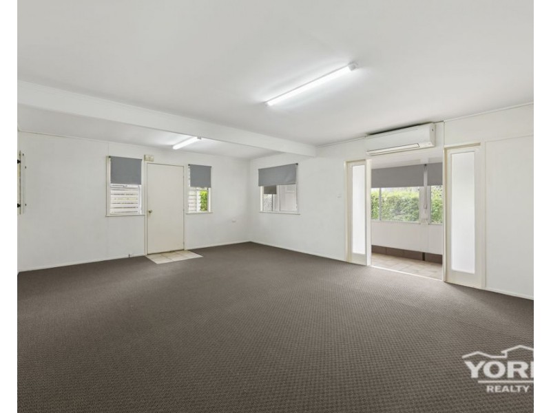 2 Tara Street, Wilsonton QLD 4350