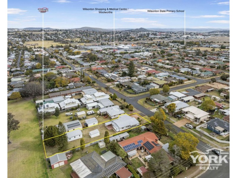 2 Tara Street, Wilsonton QLD 4350