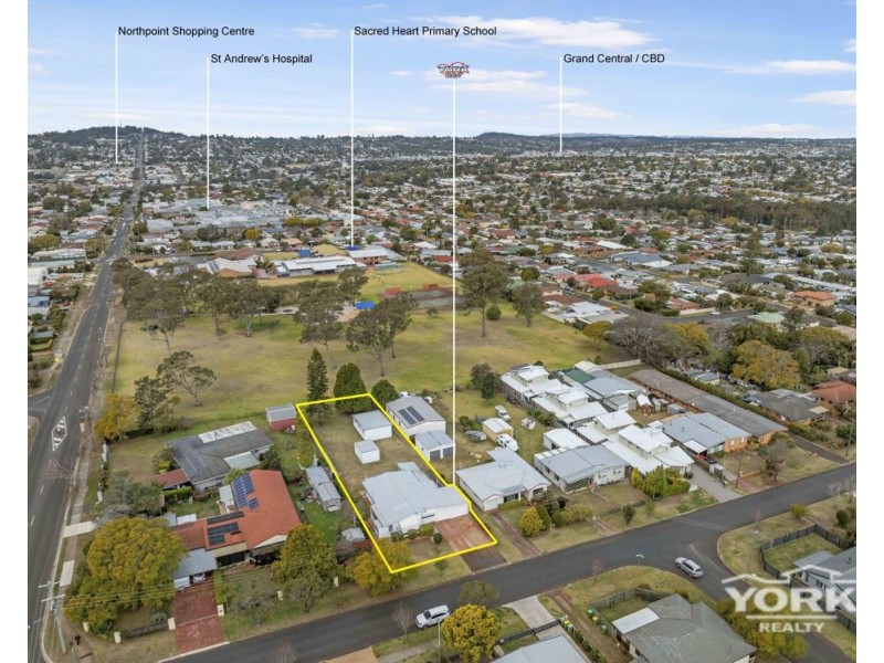 2 Tara Street, Wilsonton QLD 4350