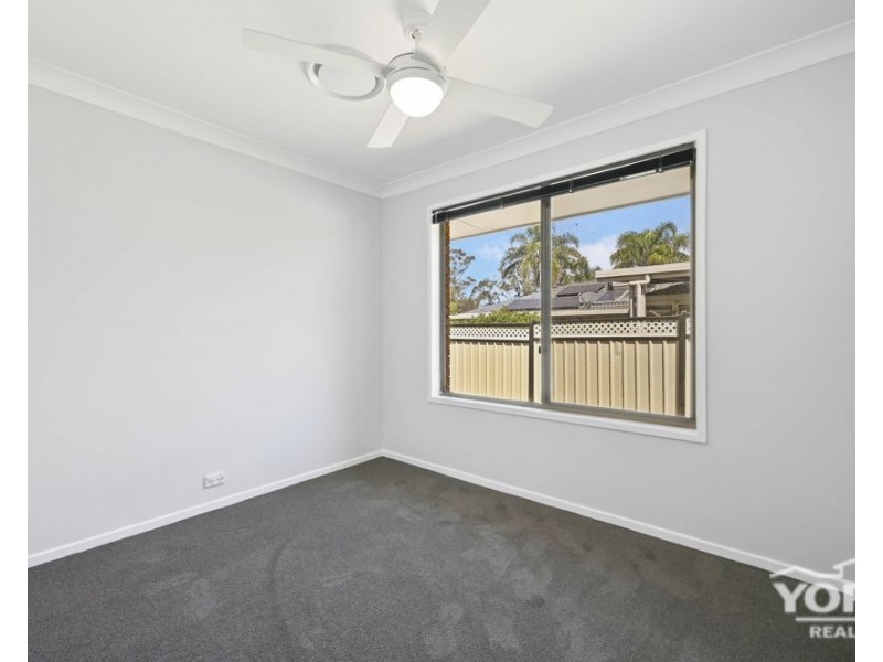 10 Kensington Drive, Withcott QLD 4352