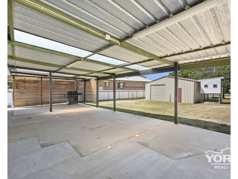 10 Kensington Drive, Withcott QLD 4352