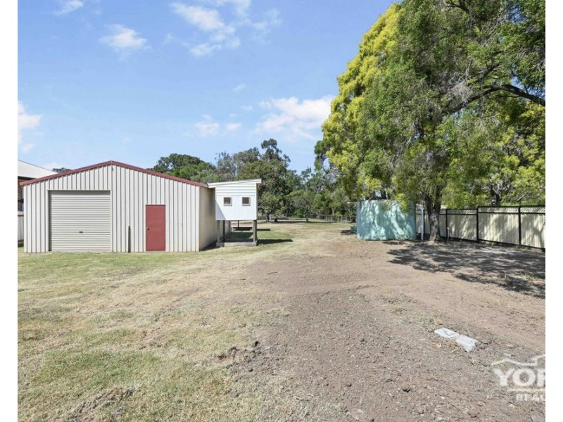 10 Kensington Drive, Withcott QLD 4352