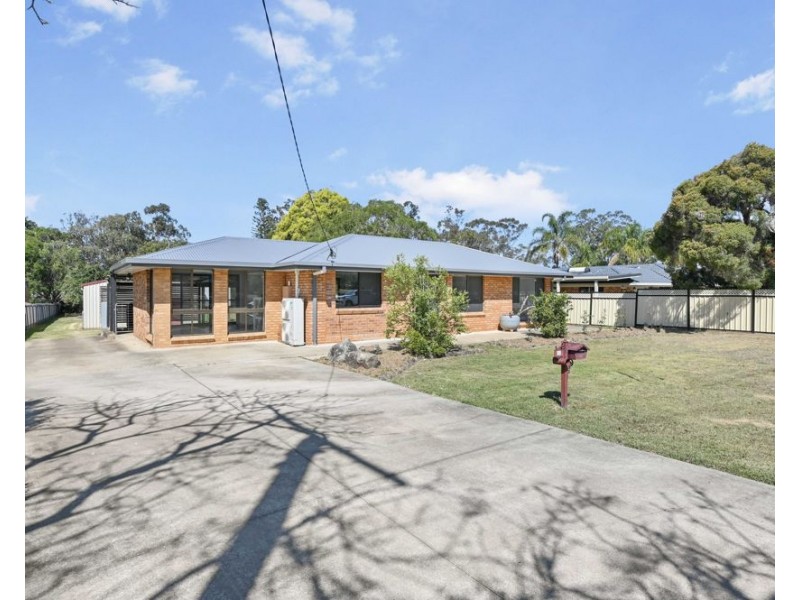 10 Kensington Drive, Withcott QLD 4352