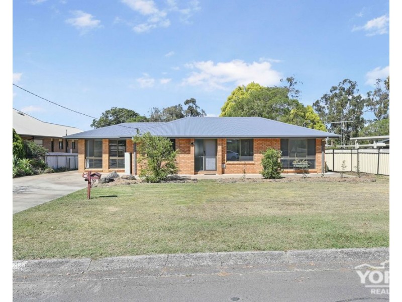 10 Kensington Drive, Withcott QLD 4352