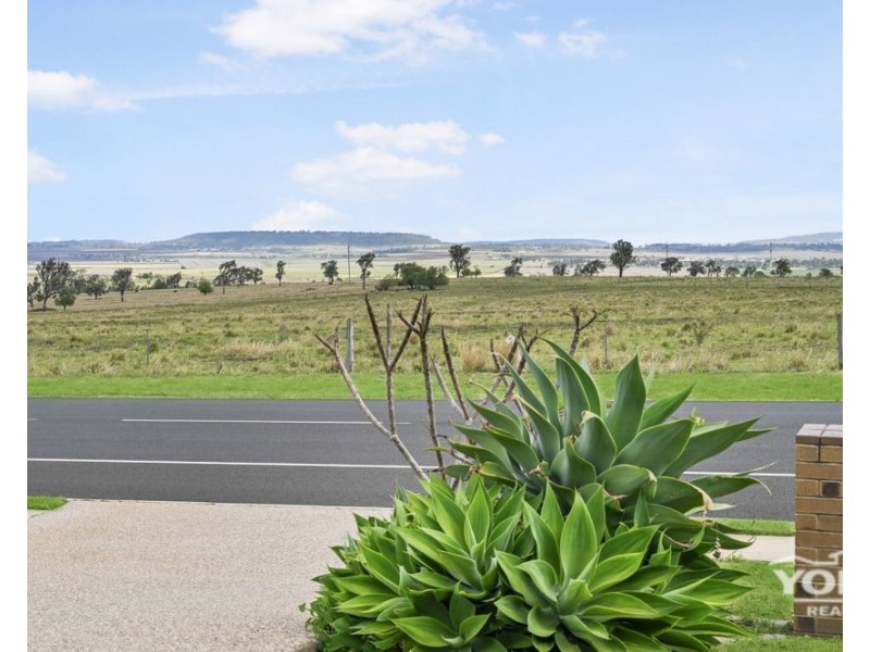 56 Newman Road, Wyreema QLD 4352