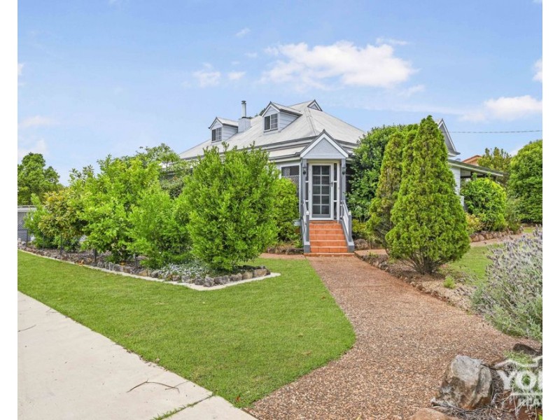 418 West Street, Kearneys Spring QLD 4350