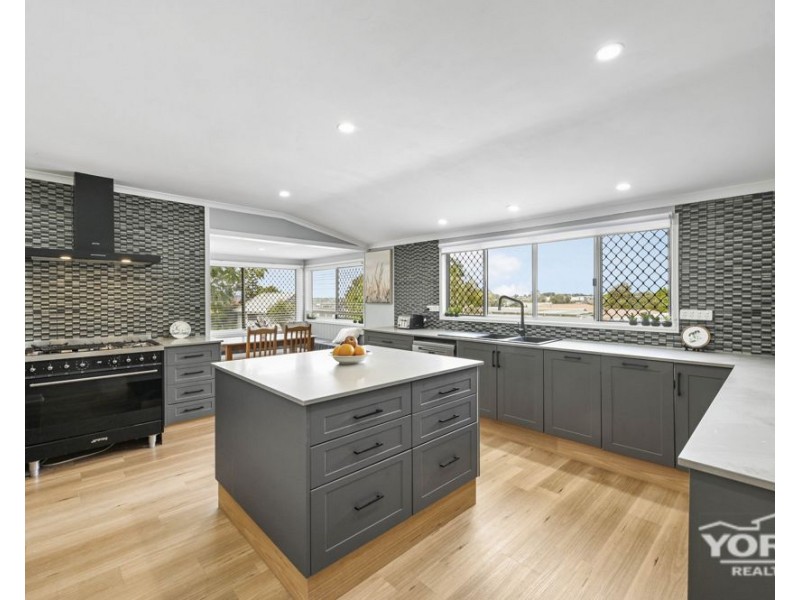 418 West Street, Kearneys Spring QLD 4350