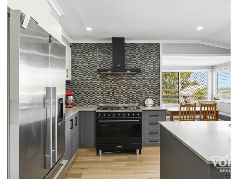418 West Street, Kearneys Spring QLD 4350
