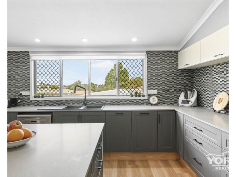 418 West Street, Kearneys Spring QLD 4350