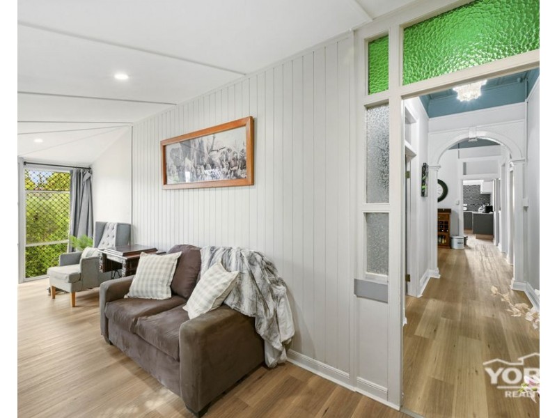 418 West Street, Kearneys Spring QLD 4350
