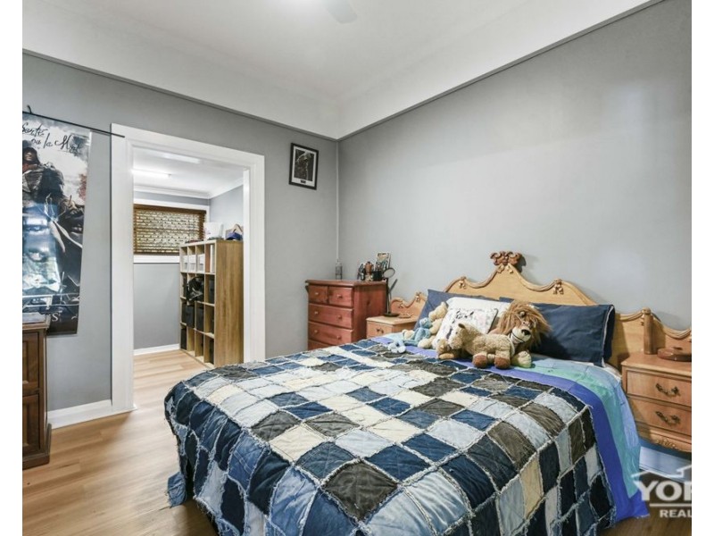 418 West Street, Kearneys Spring QLD 4350
