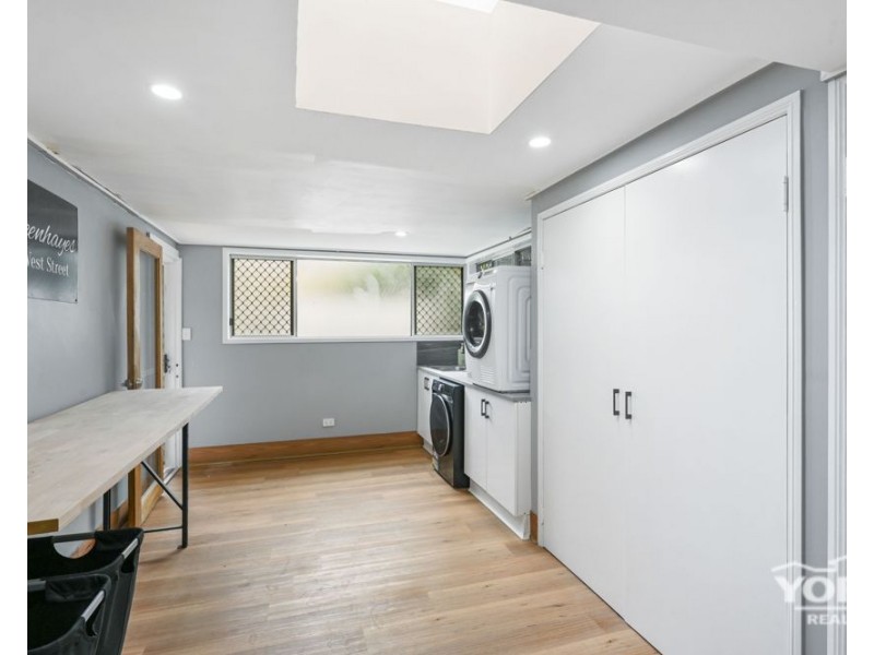 418 West Street, Kearneys Spring QLD 4350