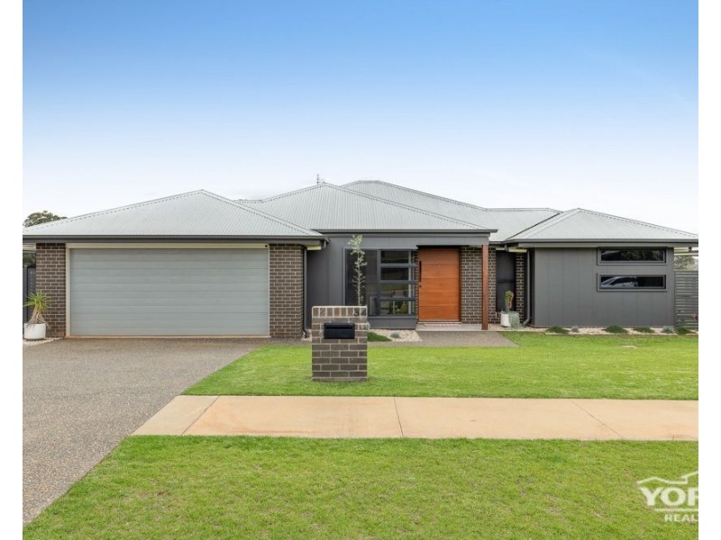 34 Webcke Crescent, Kleinton QLD 4352