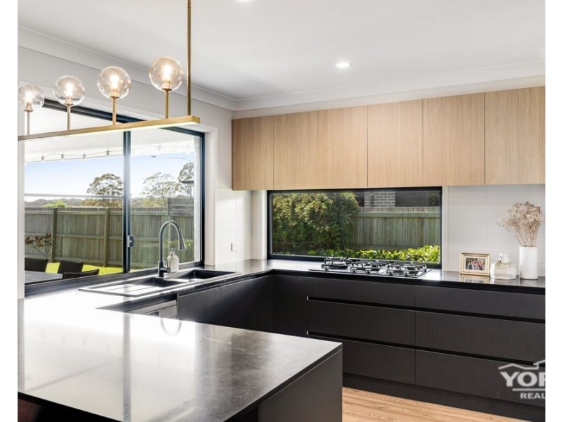 34 Webcke Crescent, Kleinton QLD 4352