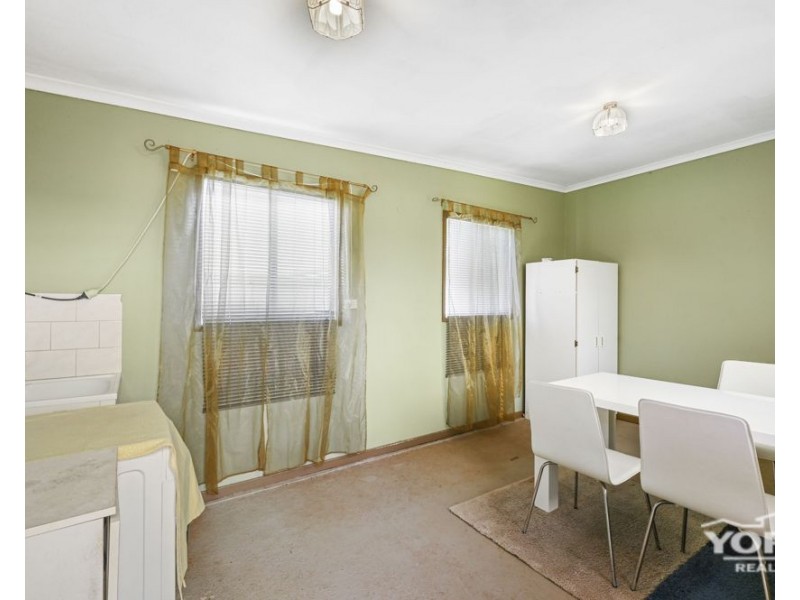 Mount Lofty QLD 4350