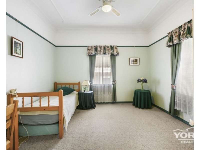 Mount Lofty QLD 4350