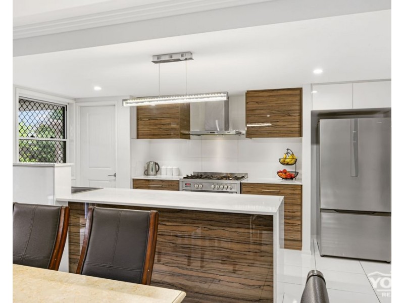 180 Nelson Street, Kearneys Spring QLD 4350