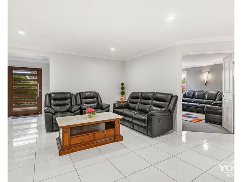 180 Nelson Street, Kearneys Spring QLD 4350