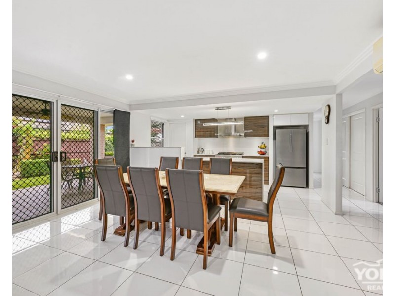 180 Nelson Street, Kearneys Spring QLD 4350