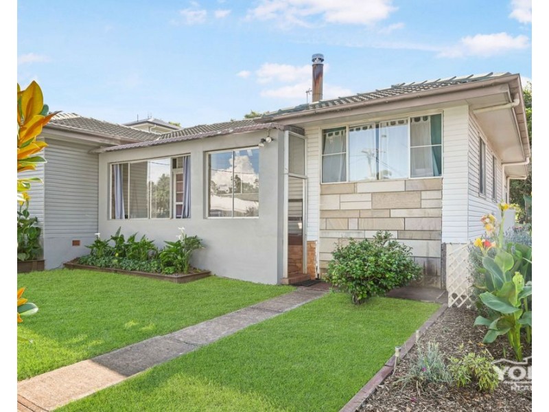 241 Mackenzie Street, Centenary Heights QLD 4350