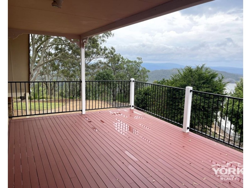 10 Rangeview Road, Blue Mountain Heights QLD 4350
