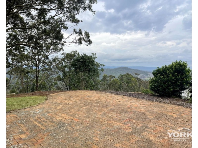10 Rangeview Road, Blue Mountain Heights QLD 4350