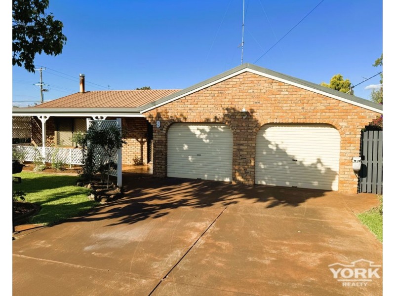 9 Juniper Court, Darling Heights QLD 4350