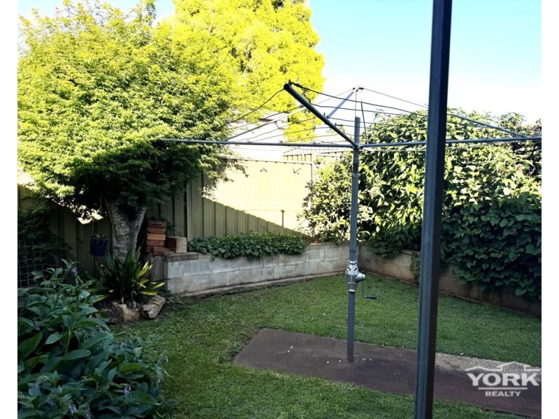9 Juniper Court, Darling Heights QLD 4350