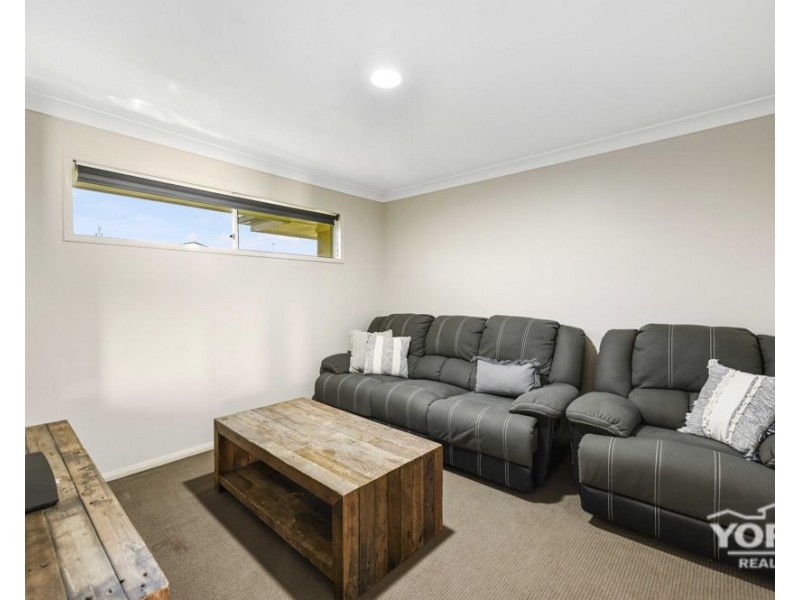 20 Maculan Crescent, Westbrook QLD 4350