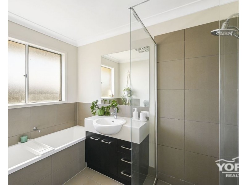 20 Maculan Crescent, Westbrook QLD 4350