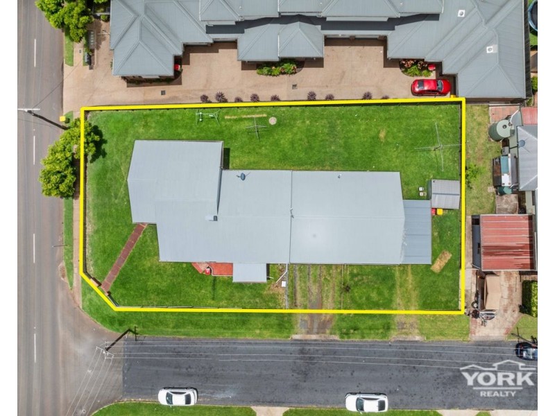 272 Bridge Street, Newtown QLD 4350