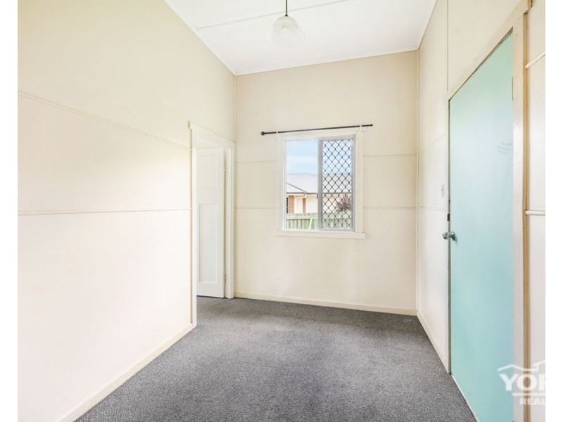 272 Bridge Street, Newtown QLD 4350