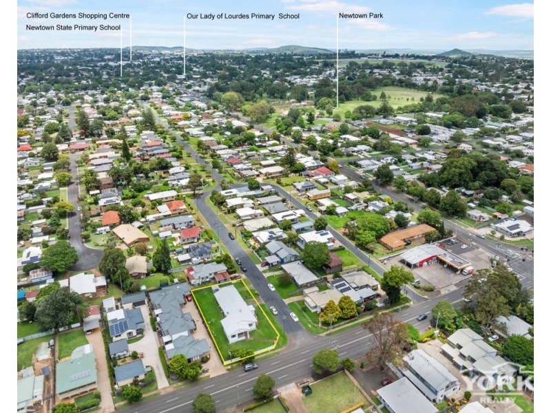 272 Bridge Street, Newtown QLD 4350