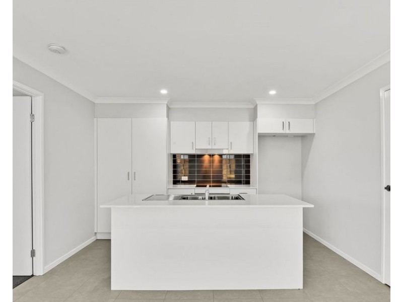 1/134 Cambooya Street, Drayton QLD 4350