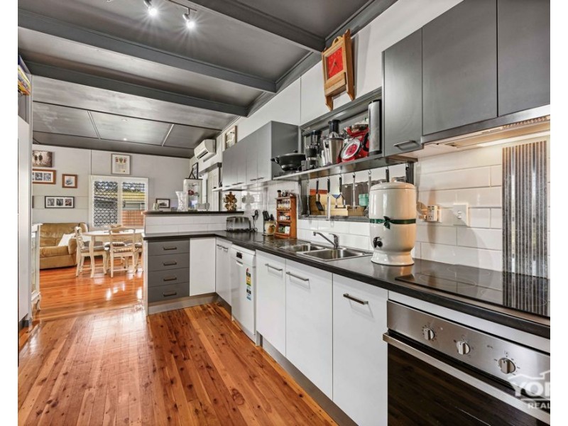 28 Stehn Street, Harristown QLD 4350