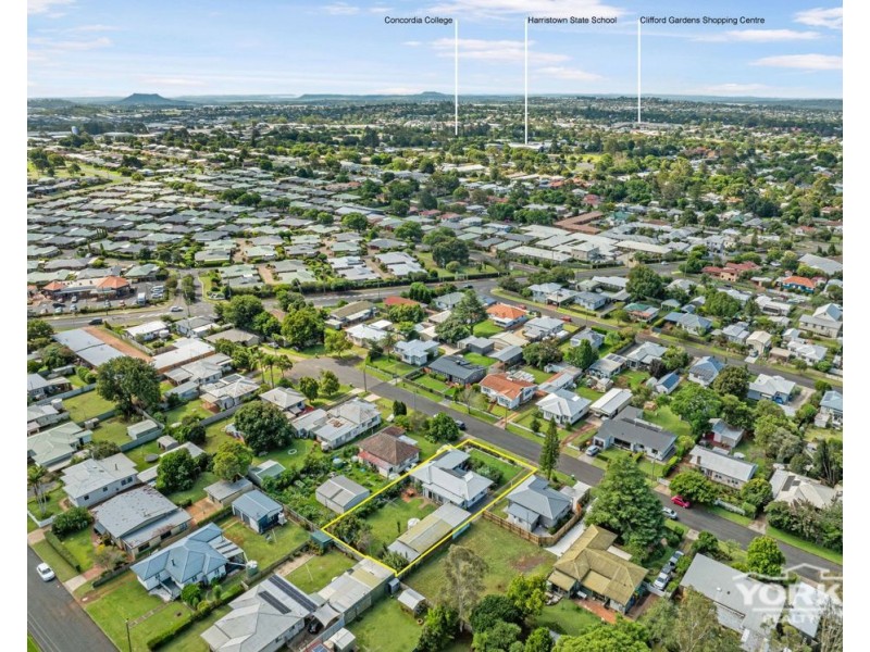 28 Stehn Street, Harristown QLD 4350