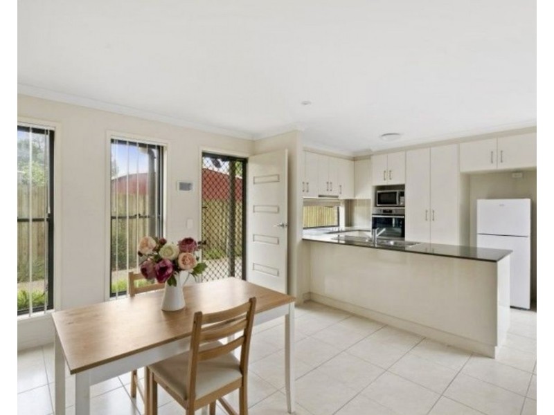 2/128a James Street, South Toowoomba QLD 4350