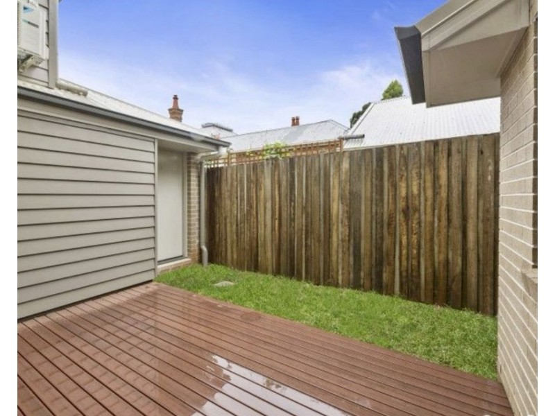 2/128a James Street, South Toowoomba QLD 4350