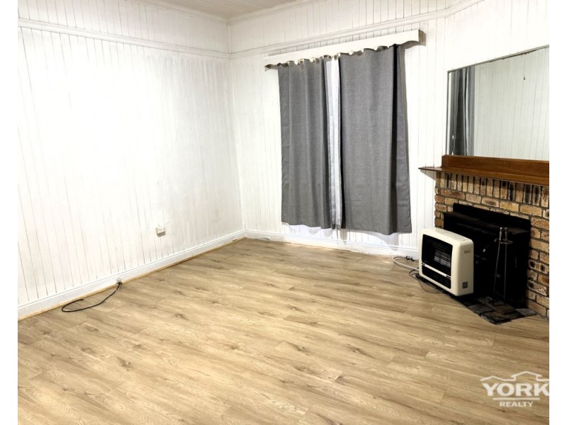 5 Northland Street, Newtown QLD 4350