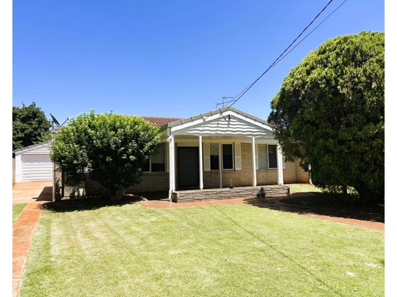 39 Paradise Street, Harristown QLD 4350